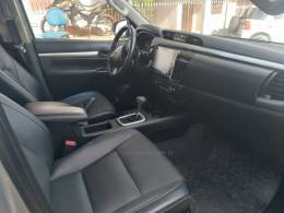 TOYOTA - HILUX - 2022/2022 - Prata - R$ 238.000,00