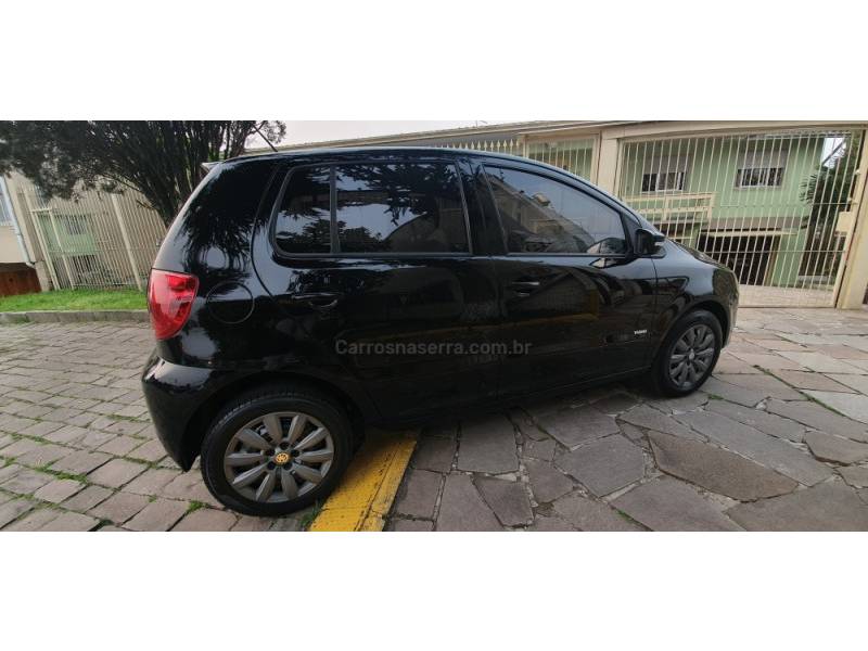 VOLKSWAGEN - FOX - 2011/2011 - Preta - R$ 28.900,00