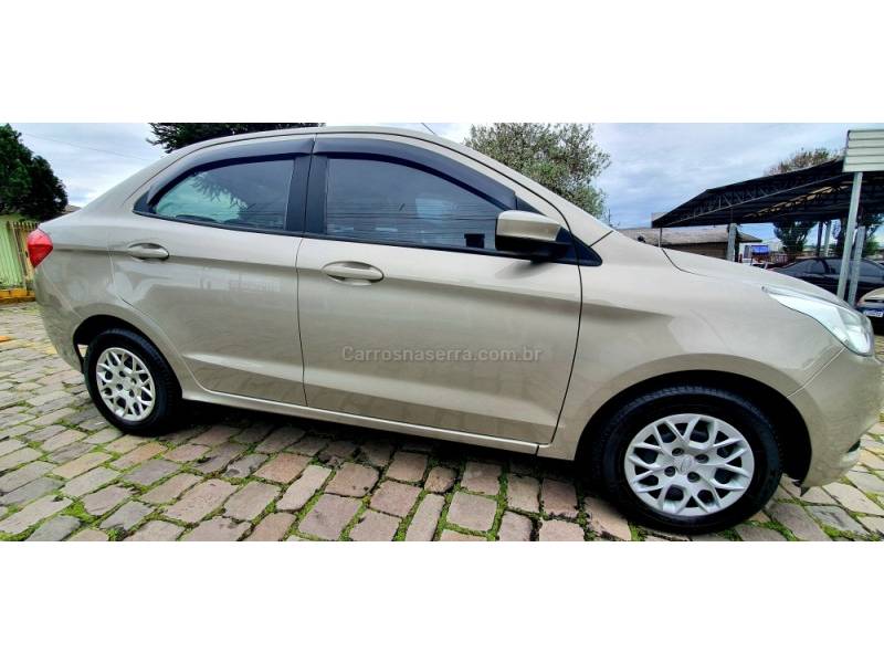 FORD - KA - 2017/2017 - Dourada - R$ 43.900,00