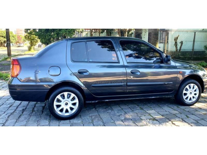 RENAULT - CLIO - 2002/2002 - Cinza - R$ 15.900,00