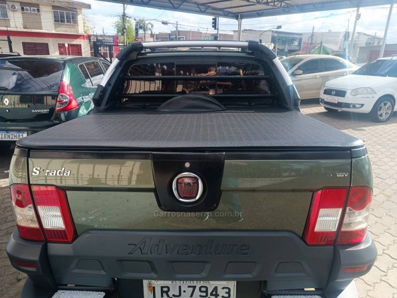 FIAT - STRADA - 2010/2011 - Verde - R$ 49.900,00