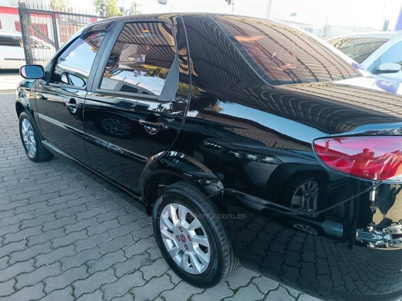 FIAT - SIENA - 2010/2010 - Preta - R$ 27.900,00