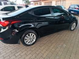 HYUNDAI - ELANTRA - 2014/2015 - Preta - R$ 68.900,00