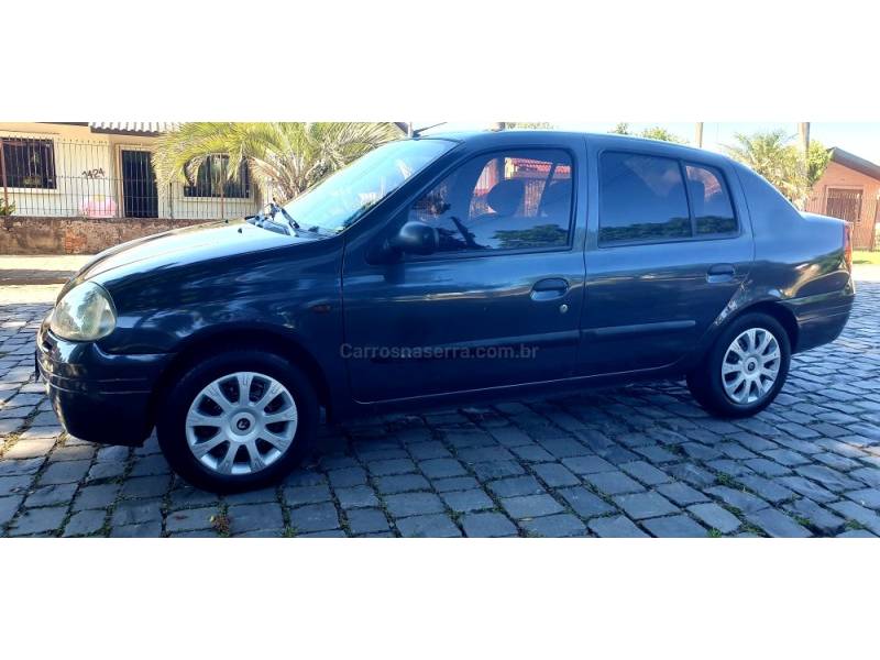 RENAULT - CLIO - 2002/2002 - Cinza - R$ 15.900,00