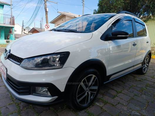 VOLKSWAGEN - FOX - 2017/2018 - Branca - R$ 62.000,00