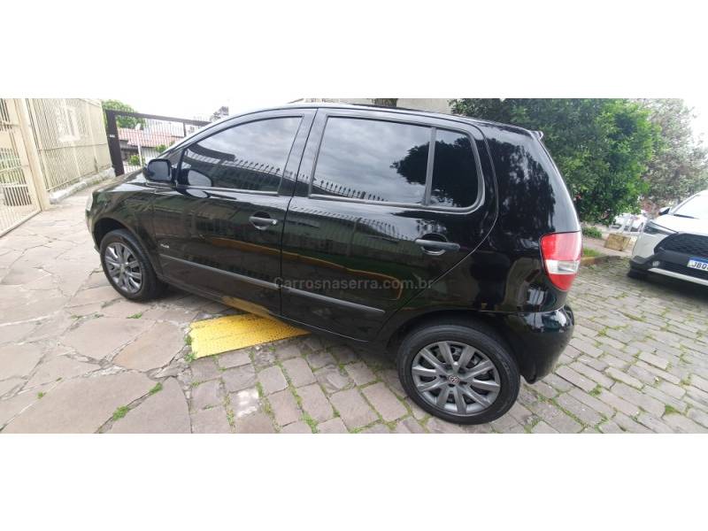 VOLKSWAGEN - FOX - 2007/2007 - Preta - R$ 27.900,00