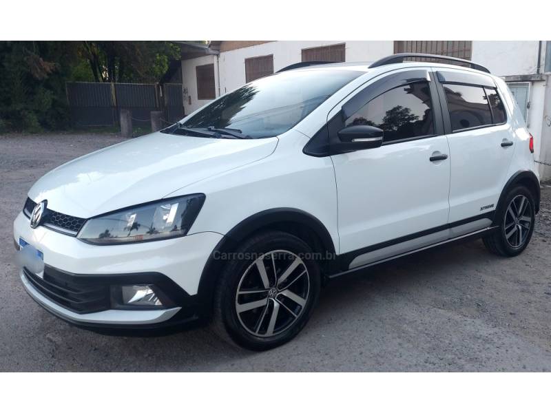 VOLKSWAGEN - FOX - 2017/2018 - Branca - R$ 62.000,00