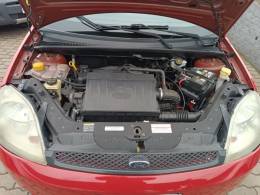 FORD - FIESTA - 2005/2005 - Vermelha - R$ 20.900,00