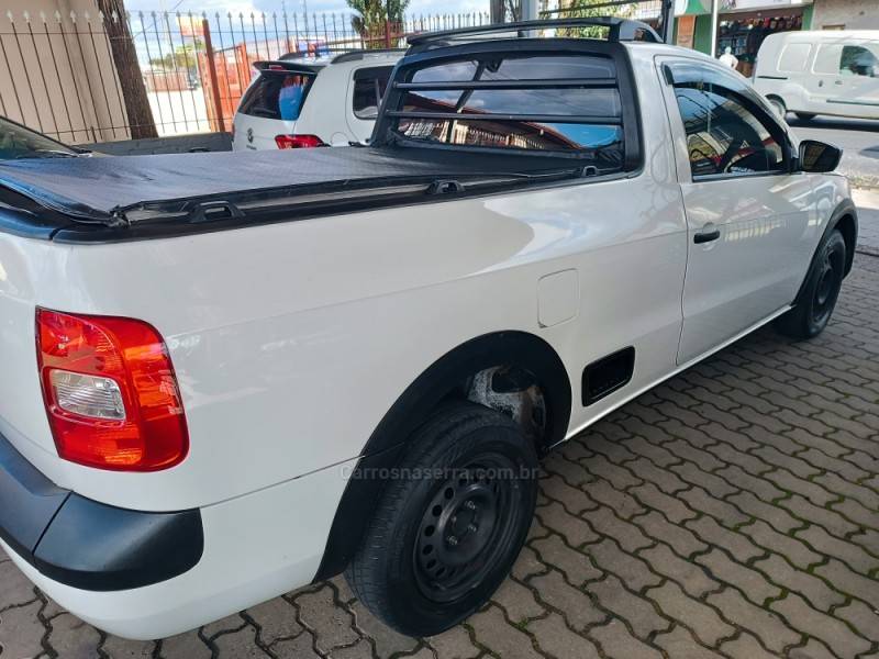 VOLKSWAGEN - SAVEIRO - 2014/2015 - Branca - R$ 45.900,00