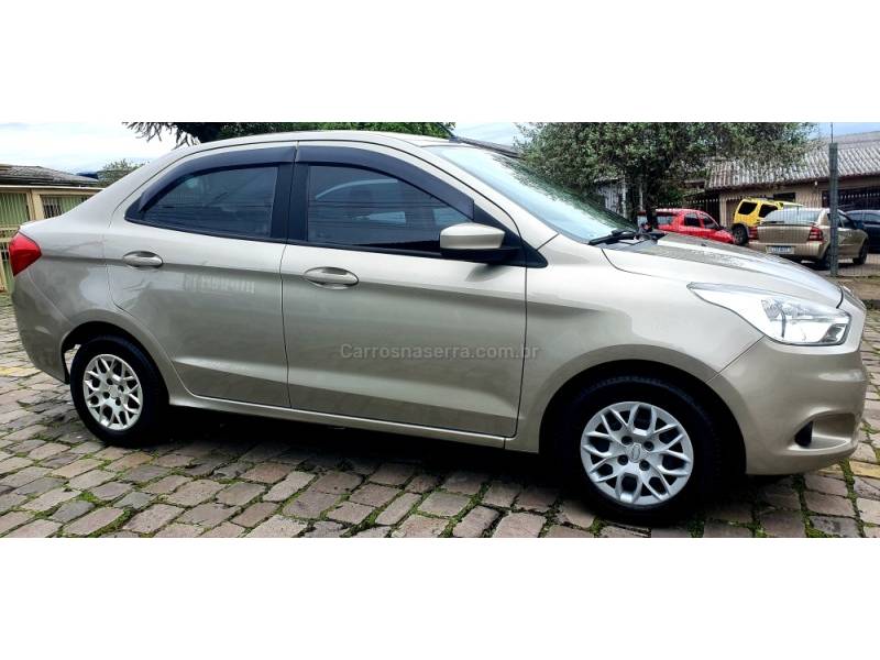 FORD - KA - 2017/2017 - Dourada - R$ 43.900,00