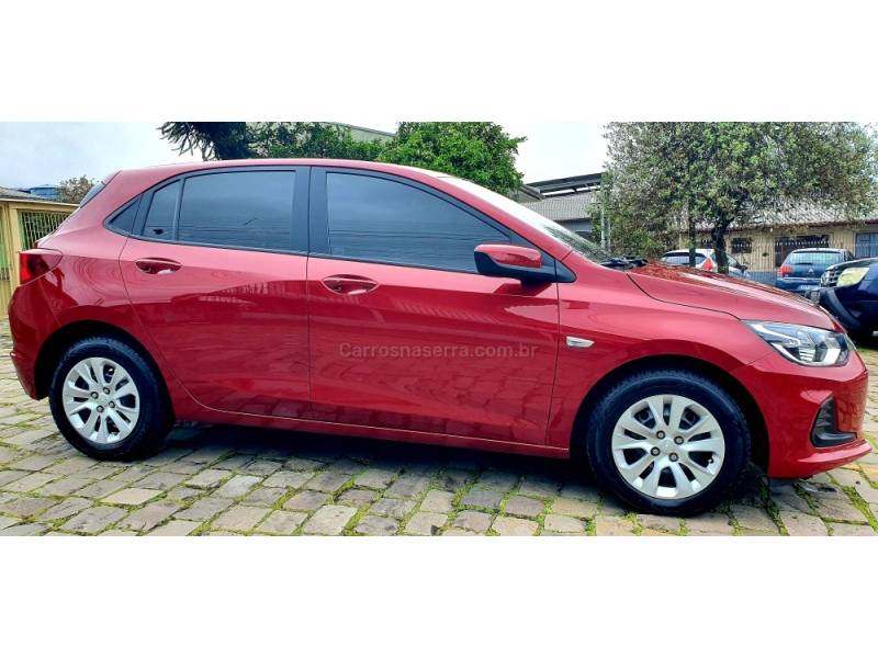 CHEVROLET - ONIX - 2020/2020 - Vermelha - R$ 61.900,00