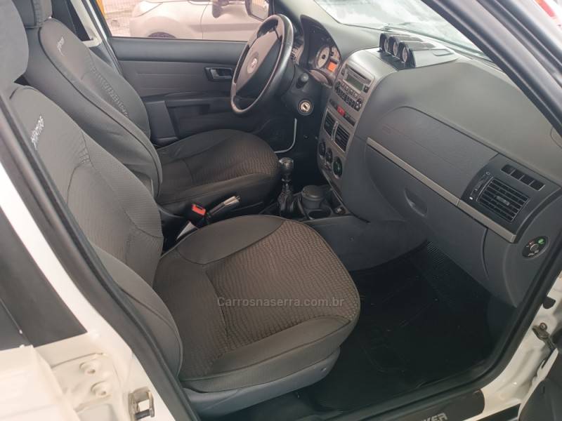 FIAT - PALIO - 2011/2012 - Branca - R$ 41.900,00