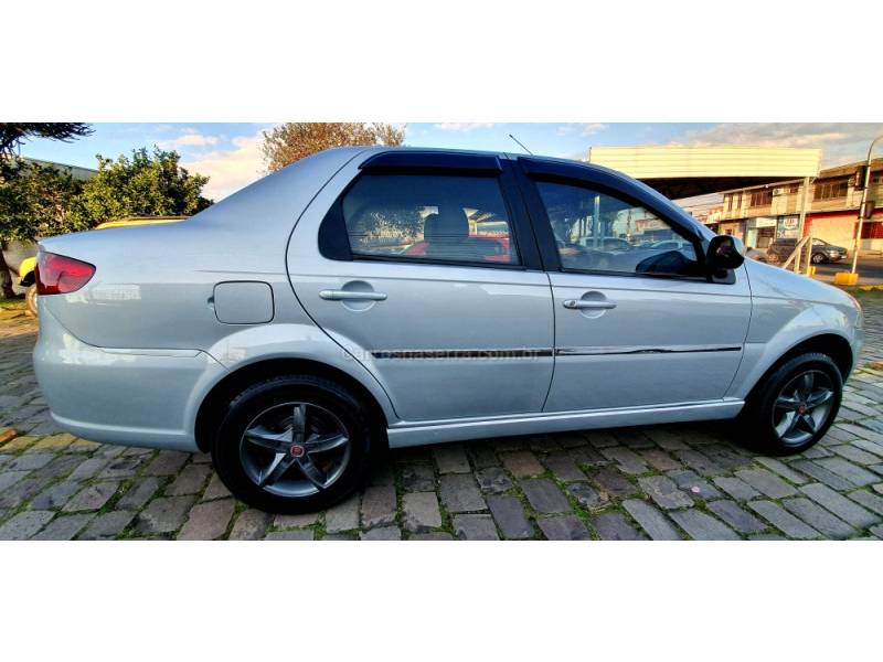 FIAT - SIENA - 2013/2013 - Prata - R$ 32.900,00