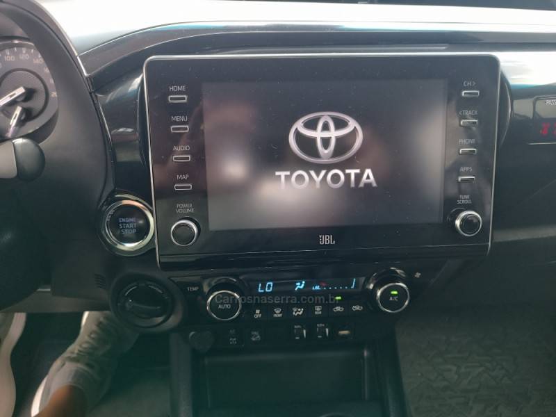 TOYOTA - HILUX - 2022/2022 - Prata - R$ 238.000,00