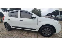 RENAULT - SANDERO - 2012/2012 - Branca - R$ 31.900,00